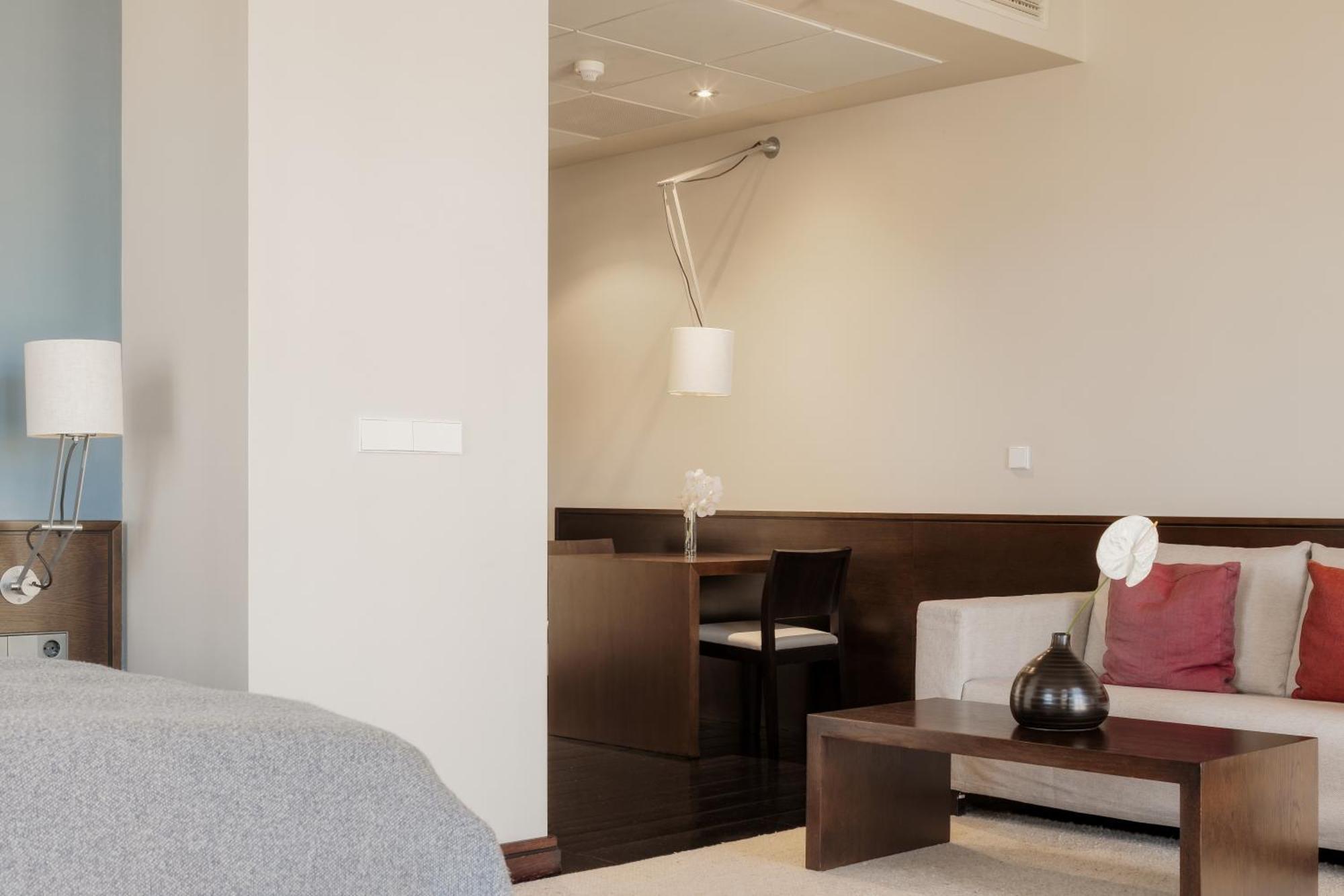 Hotel Bergs Suites รีกา ภายนอก รูปภาพ